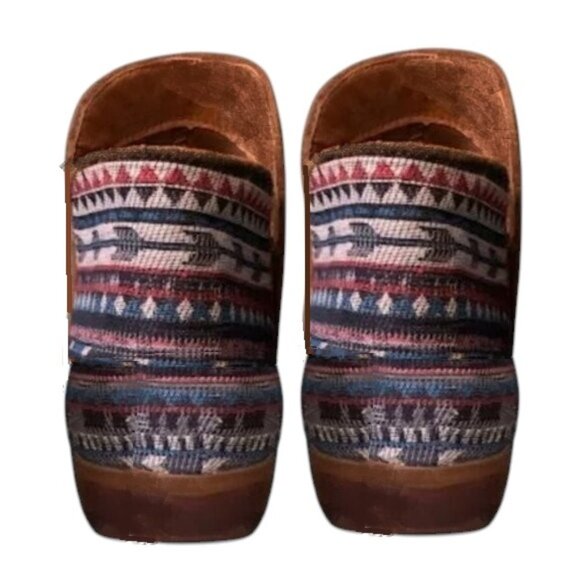 NWT Sbicca Cira Suede Embroidered Southwestern Ankle Boots - Picture 4 of 7